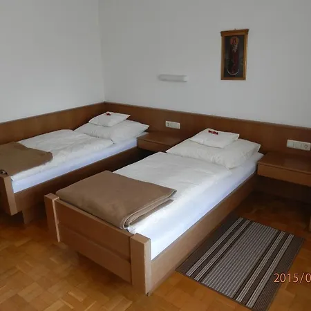 Haus St. Johann Hotel *